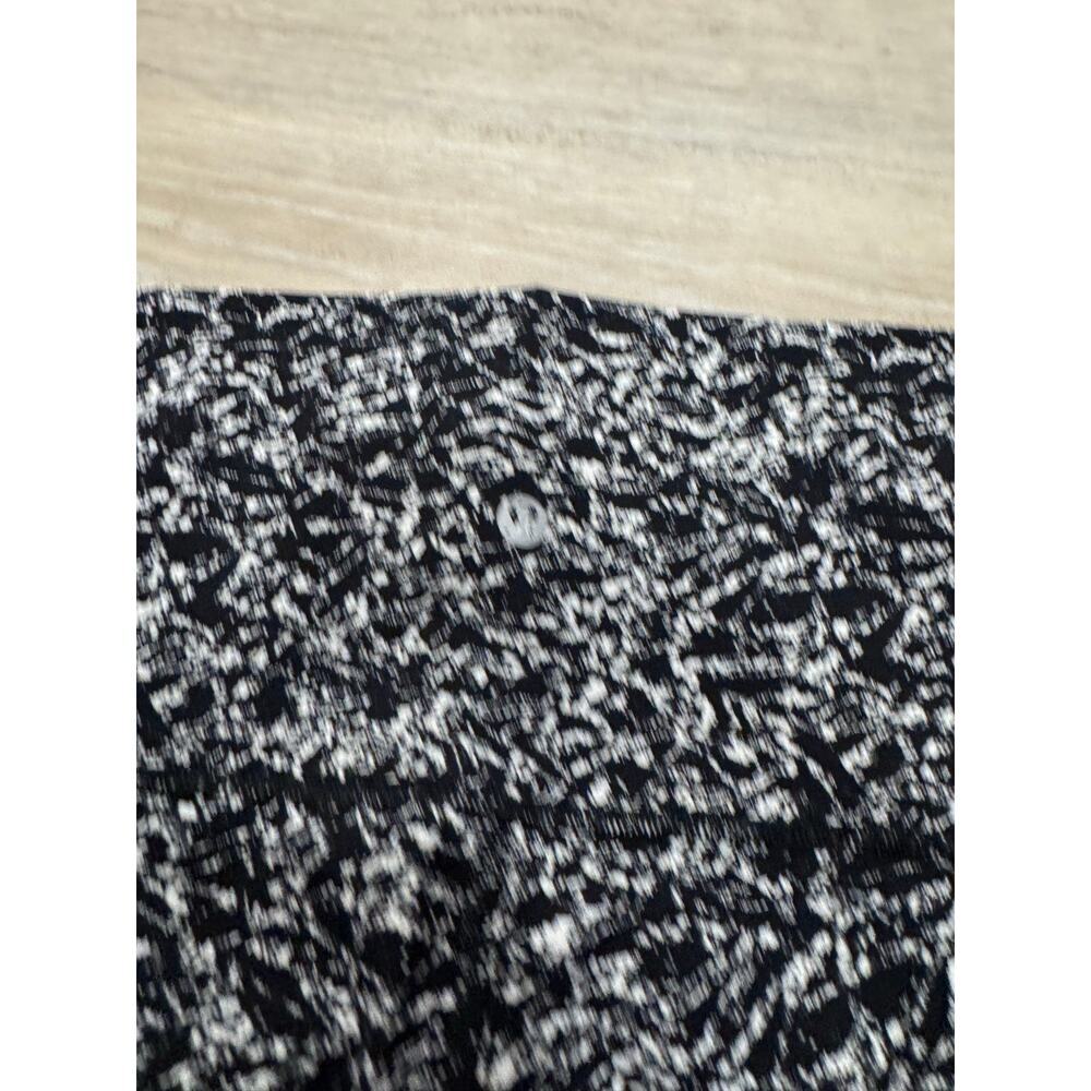 Lululemon Wunder Under Pant (Hi-Rise) SIZE 6 - Picture 8 of 10